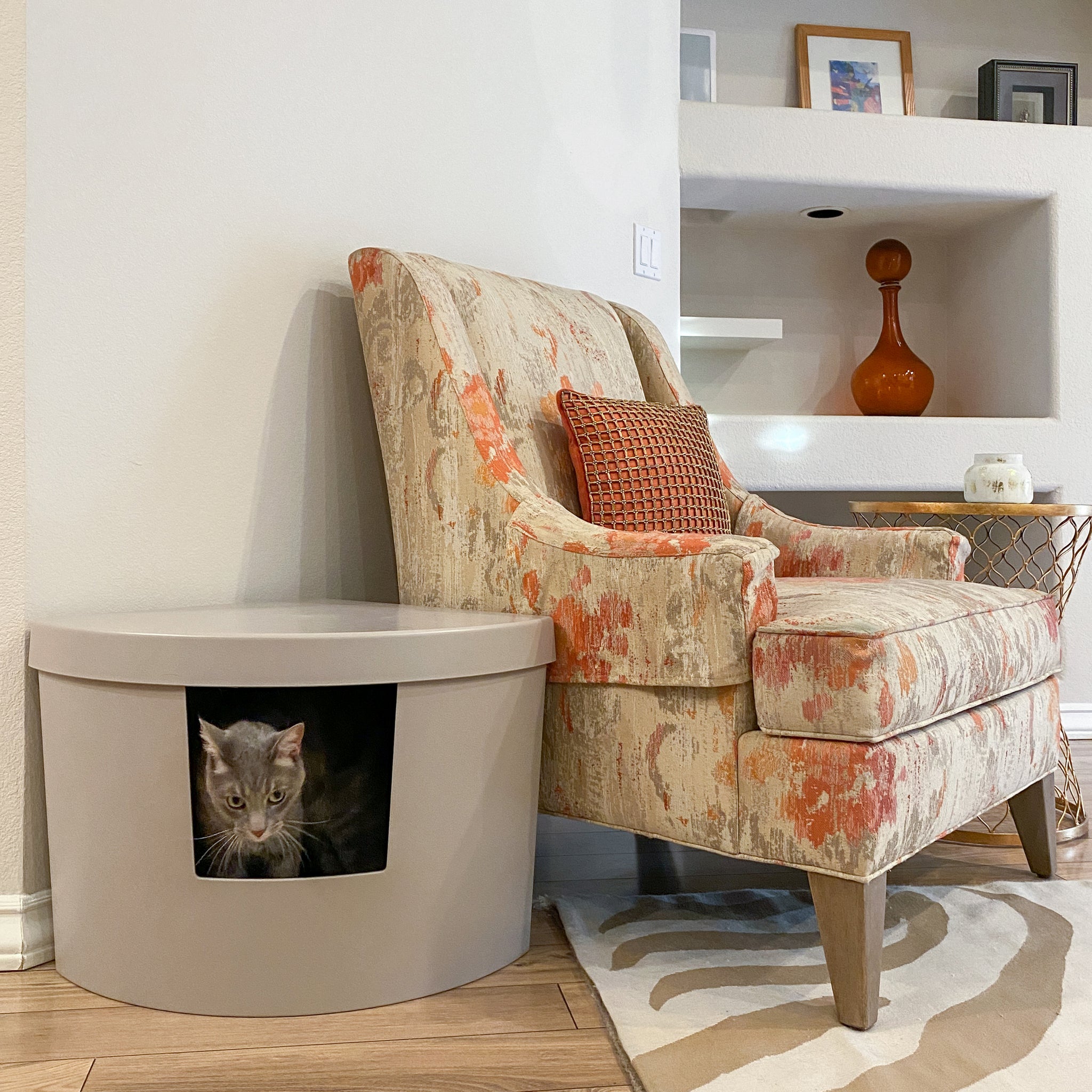 Kitangle Seamless Covered Litter Box :: Corner Style Front Entry