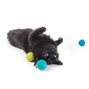 Eco-friendly Wool Felt Ball Cat Toys (Set of 3 toys) – hauspanther
