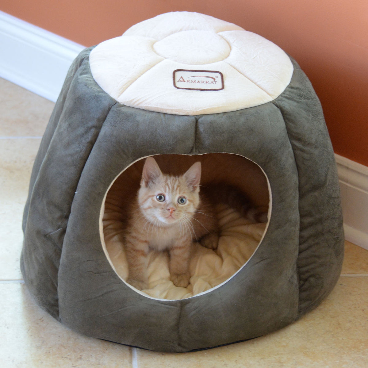 Deluxe Hideaway Cat Beds from Armarkat